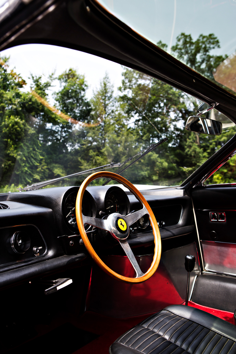 Illustration for article titled This Ferrari Had The McLaren F1's Three-Seater Layout 26 Years Earlier